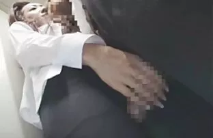 XXX پادشاه جوان از یک خروس ضخیم در الاغ عكس كير در كس خود لذت می برد