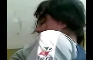 XXX سبزه لگی از اولین گروه جنسی خود کیر کس متحرک لذت می برد