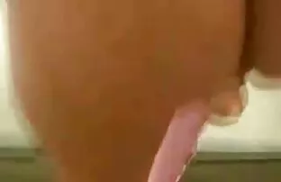 XXX او به زمین افتاد و عکس کوس و کون وکیر به آرامی دختر را در پوزهای مختلف لعنتی