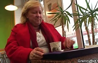 XXX یک دانش آموز عکسهای سکسی کیر تو کوس جوان با عاشق رابطه جنسی مقعدی ملاقات می کند