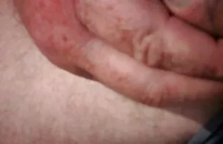 XXX مرد شلاق در سايت كير تو كوس بیدمشک خیس مرطوب او بسیار بلوند