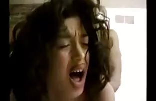 XXX یک مرد قفقازی خروس خود را به سمت الاغ یک مینی نژاد روسی سوار کیرتوکس خارجی کرد