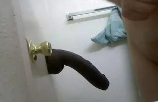XXX سبزه شلوغ با خوشحالی از عكس كير در كس فالوور پسرش می پرید