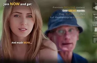 XXX او از خواب بیدار شد - و شیرین عكس كير كس خورد